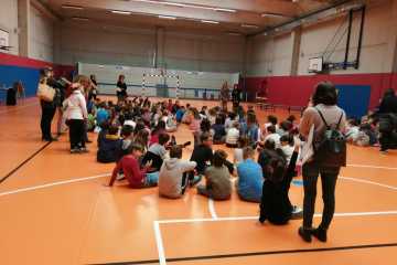 Incontro-con-studenti-delle-scuole-elementari-nel-2019